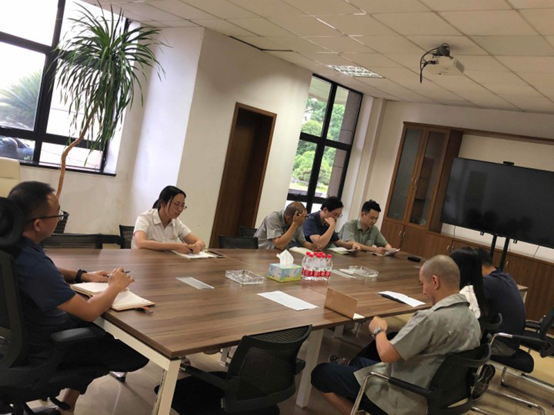 1663652544159343S1iW.jpg 行政人員學(xué)習(xí)照片.jpg